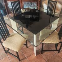 TAVOLO IN CRISTALLO CON SEDIE