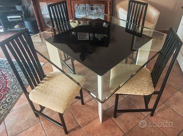 TAVOLO IN CRISTALLO CON SEDIE