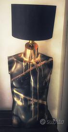 Lampada manichino mezzo busto