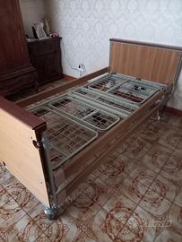 Letto ospedaliero elettrico