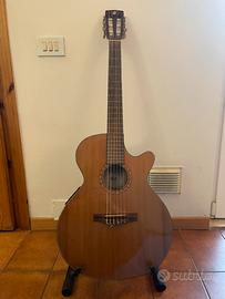 Chitarra classica amplificata (Cort CEC5 nat)