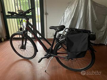 Bici elettrica uomo trekking motore centrale