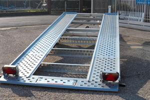 Rimorchio trasporto auto basculante ruote basse