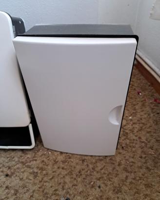 Armadietto vintage per medicinali