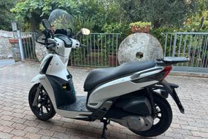 Scooter kymco 200 prople