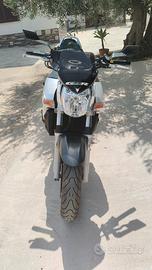 Suzuki gsr 600