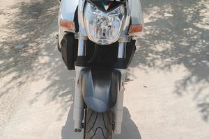 Suzuki gsr 600
