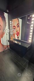 arredamento negozio Make Up 