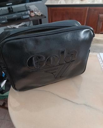 borsa tracolla Gola nera con logo PVC