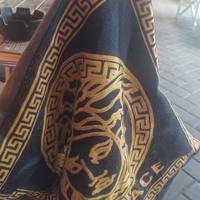 versace asciugamano e cuscini