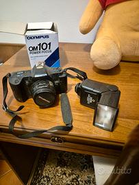 MACCHINA FOTOGRAFICA A PELLICOLA OM 101