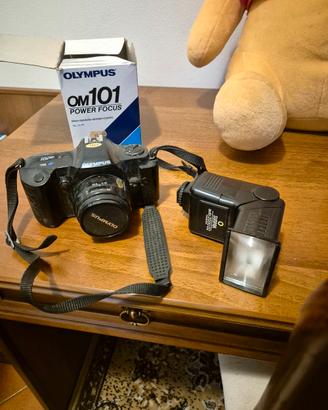 MACCHINA FOTOGRAFICA A PELLICOLA OM 101