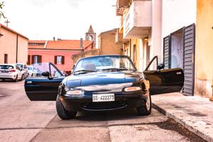 Mazda MX-5 1.6 Black Special cat. 