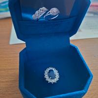 Anello in oro 9k con zaffiro e topazi 