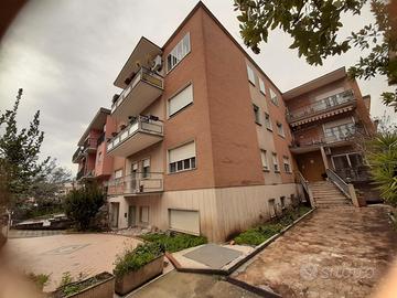 Vendesi appartamento in Via Libero Testa 63