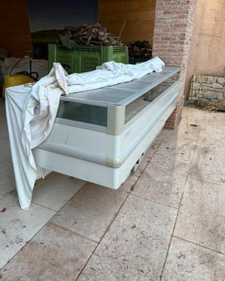 Frigorifero a pozzetto