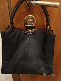 fendi peekaboo in pelle con tracolla 