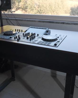 Tavolo booth dj pionner rx3
