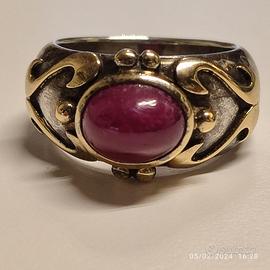 Anello indiano con rubino cabochon
