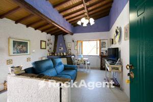 VILLA UNIFAMILIARE CON OLTRE 4000MQ DI TERRENO