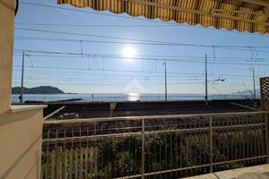 4 LOCALI A SESTRI LEVANTE