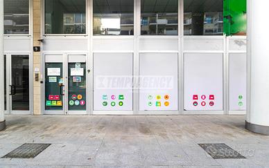 Negozio a Milano Via Bruno Cassinari 2 locali