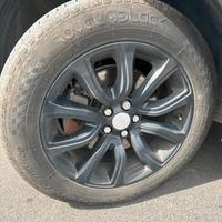 Cerchi  e gomme land rover da 18 nuovissimi