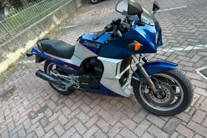 Kawasaki GPZ 900 R