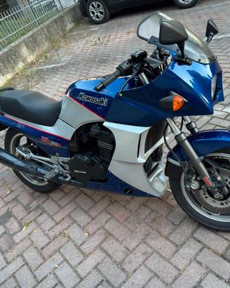 Kawasaki GPZ 900 R