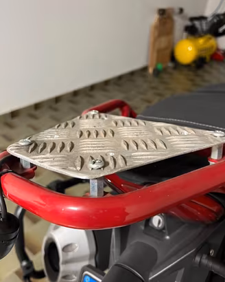 Piastra artigianale per Moto Guzzi v85 TT