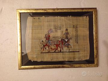 Caratteristico quadro ricordo vintage con papiro.