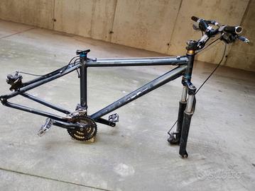 Telaio completo SRAM carbonio 