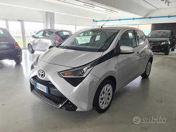 Toyota Aygo Connect 1.0 VVT-i 72 CV 5 porte x-cool