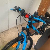 Bicicletta nuova pari al nuovo