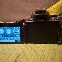 Nikon d5600 + obiettivo 18-55 + obiettivo 35mm 1.8