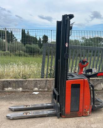 Linde Stoccatore L 14 Ap Triplex Uomo a Bordo