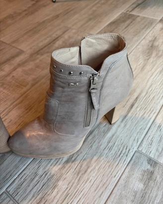 Stivaletto beige
