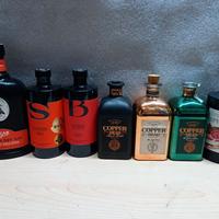 Bottiglie vuote di gin 