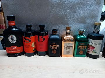 Bottiglie vuote di gin 