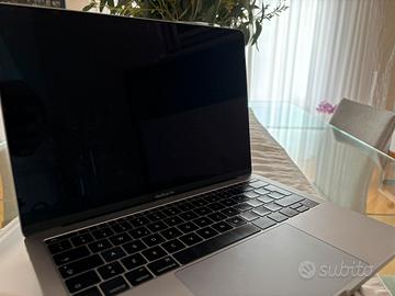 Apple MacBook Pro 2016 (13” / SSD 256GB / RAM 8GB)