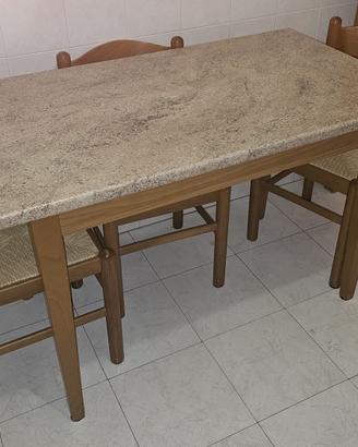 Tavolo da cucina + 4 sedie in legno