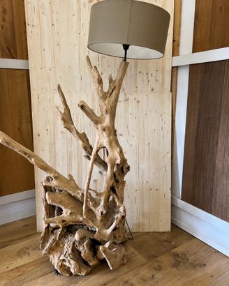 Lampada da terra in radice di teak artigianale