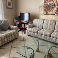 Coppia di divani 2 e 3 posti