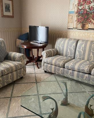 Coppia di divani 2 e 3 posti