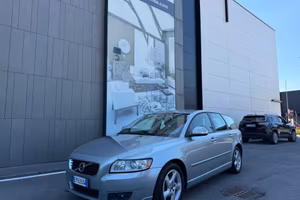 Volvo V50 D2 R-design
