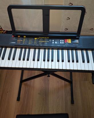 Tastiera Yamaha PSR-F52 (61 tasti) + Set Completo
