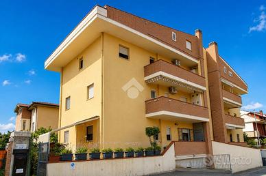 2 LOCALI A TORTORETO
