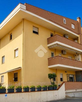 2 LOCALI A TORTORETO