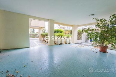 Ampio trilocale con balcone e ascensore a Cagliari