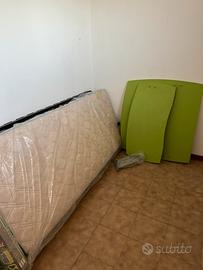 Letto scrivania e comodino